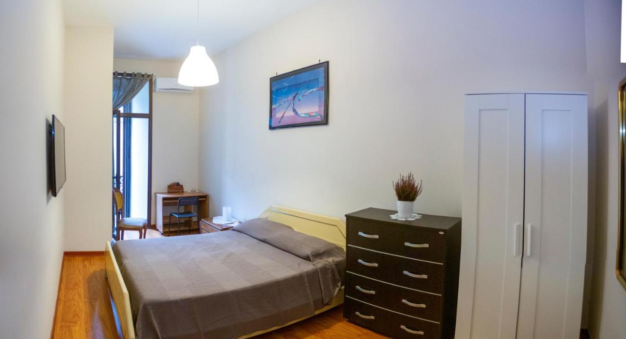 Relax In Centro Bed & Breakfast Napoli Bagian luar foto