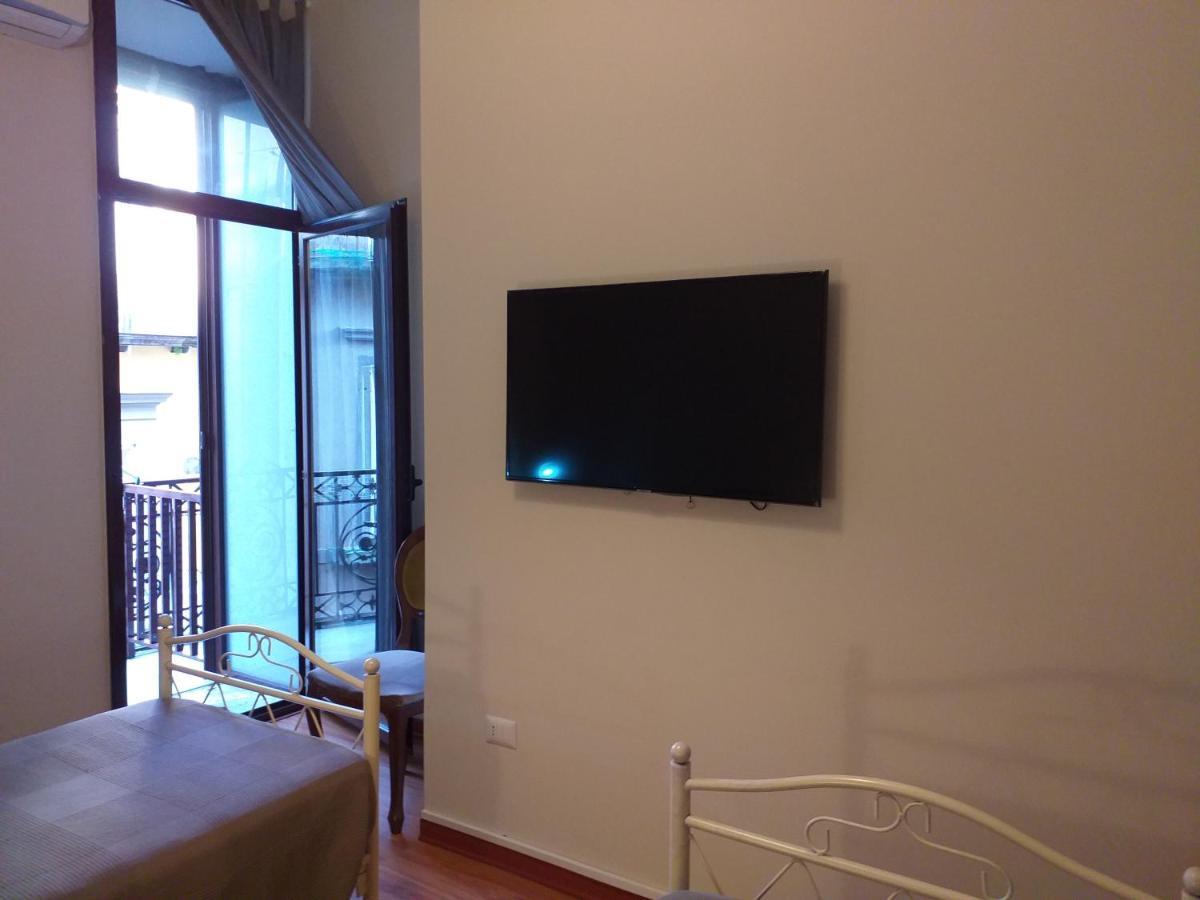 Relax In Centro Bed & Breakfast Napoli Bagian luar foto