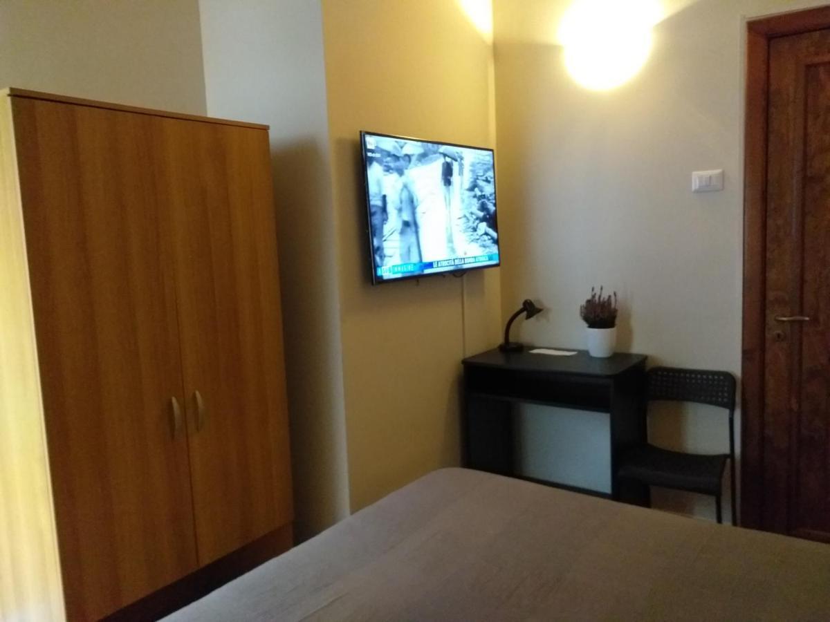 Relax In Centro Bed & Breakfast Napoli Bagian luar foto