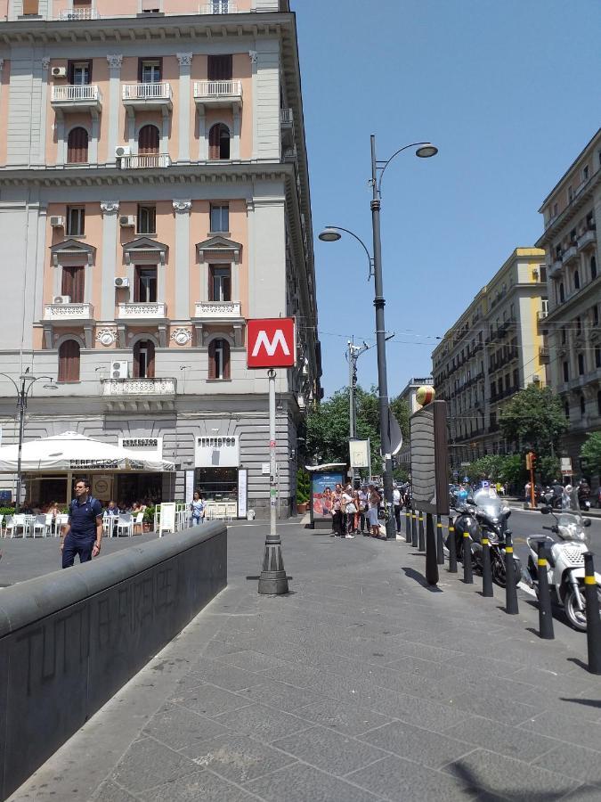 Relax In Centro Bed & Breakfast Napoli Bagian luar foto