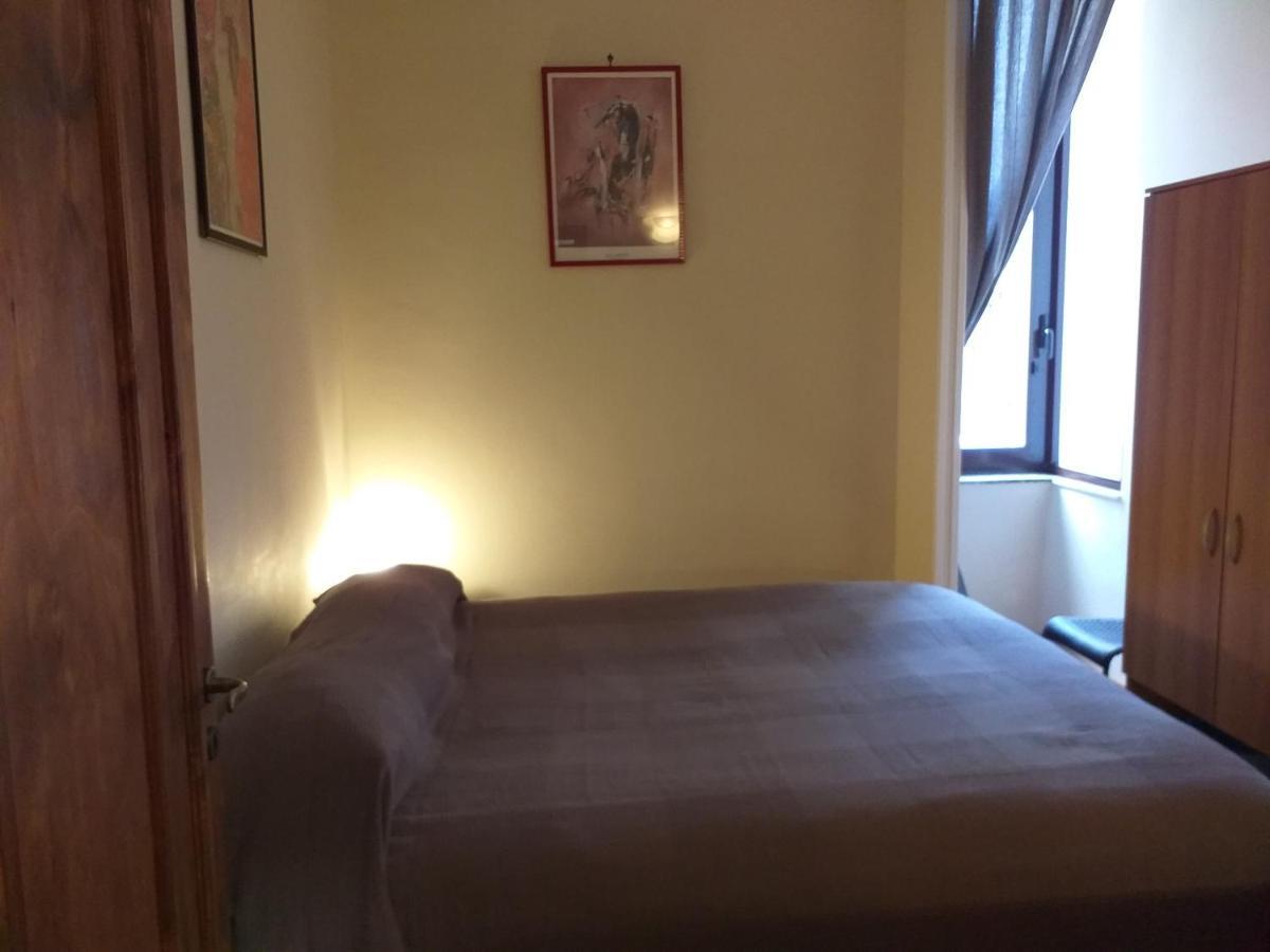 Relax In Centro Bed & Breakfast Napoli Bagian luar foto